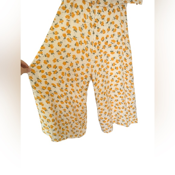MVN The Label Floral Riley Jumpsuit Yellow Romper XS Size 2 - Picture 5 of 7